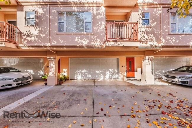 Building Photo - 734 Chestnut St