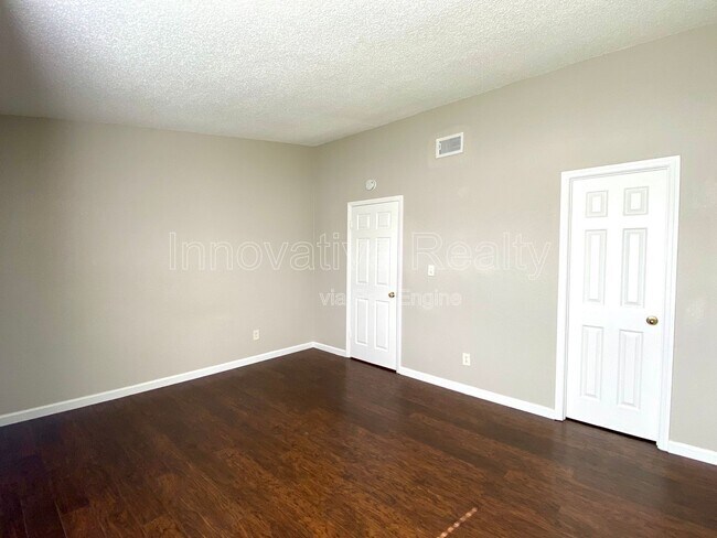 Building Photo - 2942 Antique Oaks Cir