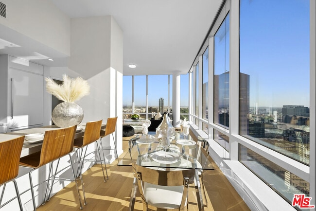 Building Photo - 877 Francisco St