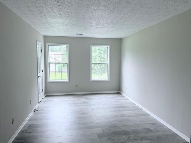 Building Photo - 2535 Selman Dr NW