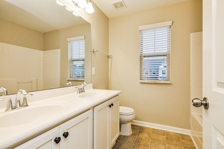 Building Photo - 600 Lavenham Ln