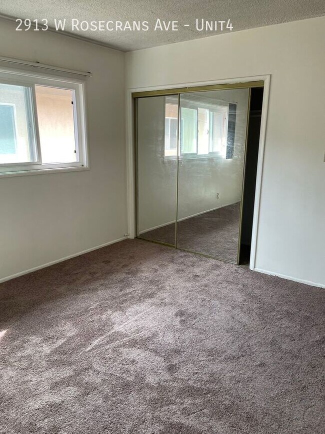Building Photo - 2913 Rosecrans Ave