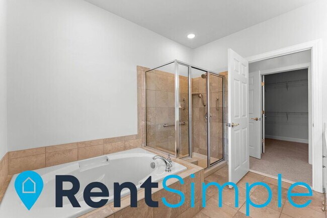 Building Photo - 15221 Royal Crest Dr