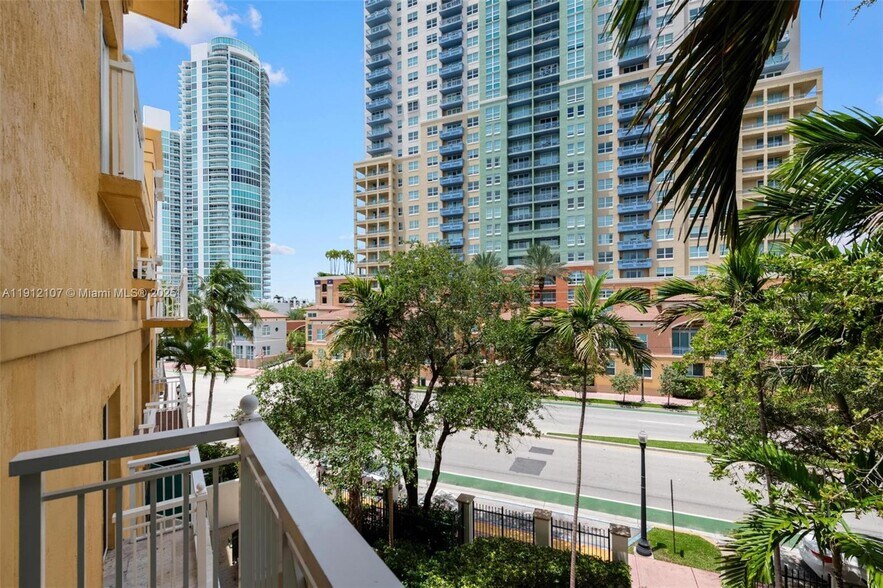 Building Photo - 100 Jefferson Ave