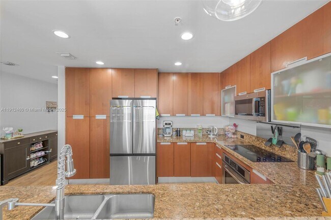 Building Photo - 7901 Hispanola Ave