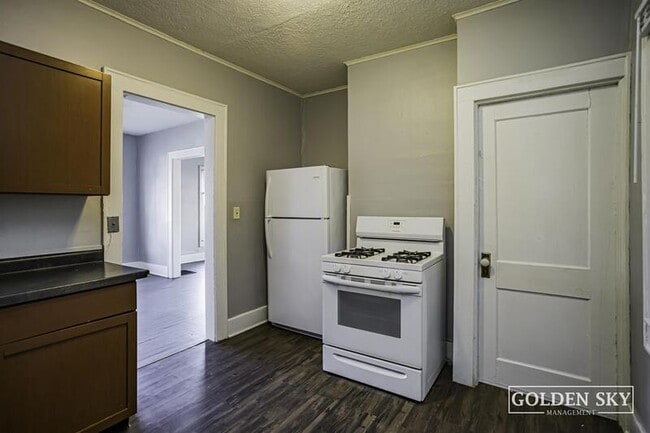 Building Photo - 1103 Mourer St