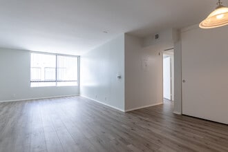 Building Photo - Beautiful Spacious Units