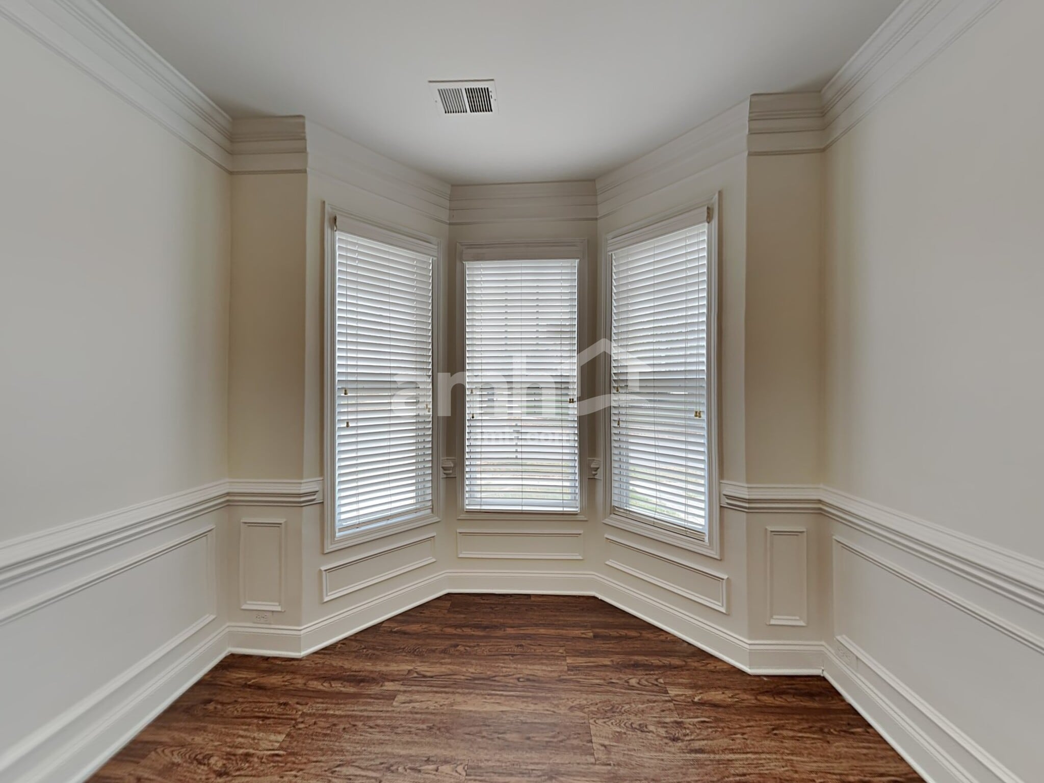 Building Photo - 10502 Carver Falls Rd