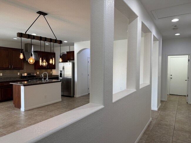 Building Photo - 3bd/bath Single Family Home!