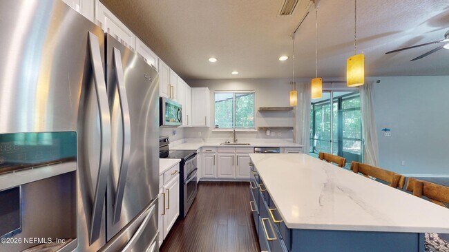 Building Photo - 1063 Collinswood Dr W