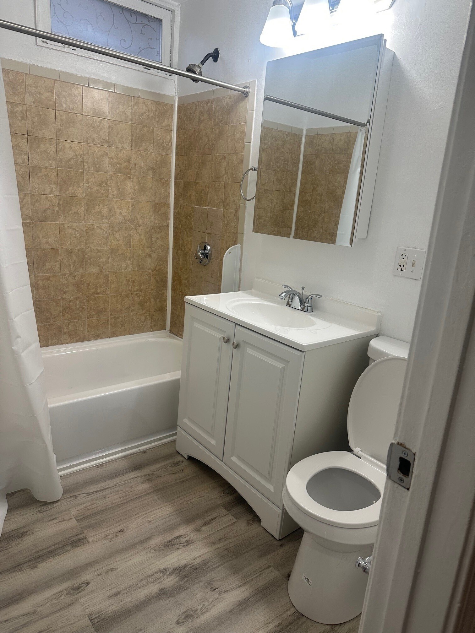 Building Photo - 68 Bellevue St