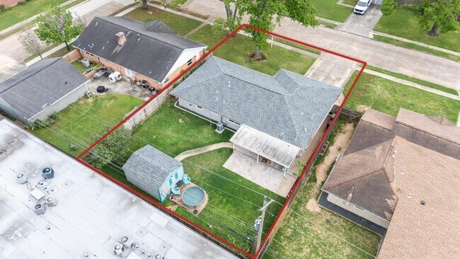 Building Photo - 2407 Willowby Dr