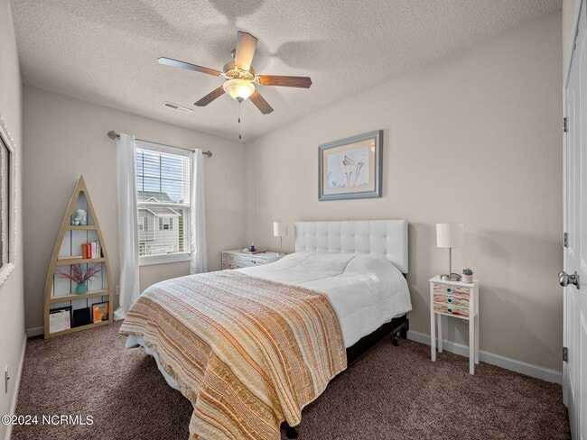 Building Photo - Holly Ridge Townhome Available!