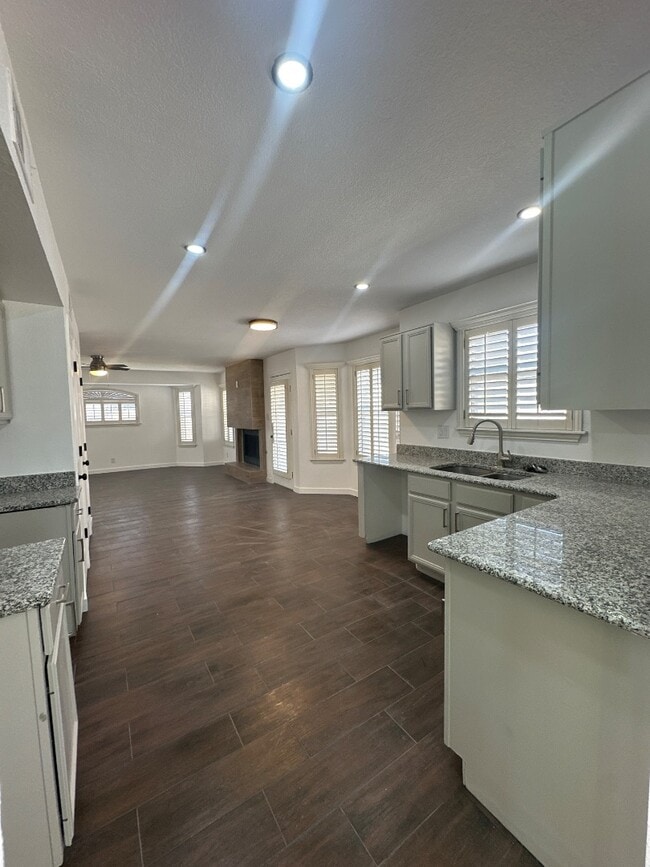 Building Photo - 7979 Starry Night Dr