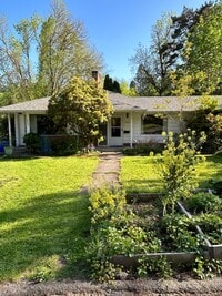 Building Photo - dege01