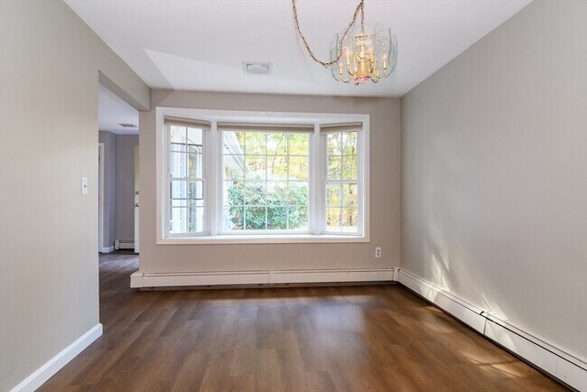 Building Photo - 3 Hickory Ln