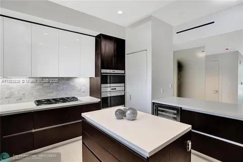 Building Photo - 3030 N Ocean Blvd