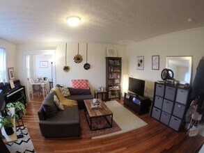 Building Photo - Charming 1 Bedroom-Broker Fee