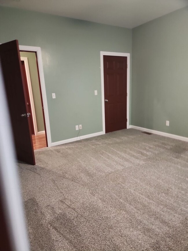 Building Photo - 3 Bed 2 Bath one story home