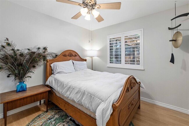 Building Photo - 6903 Moonmont Dr