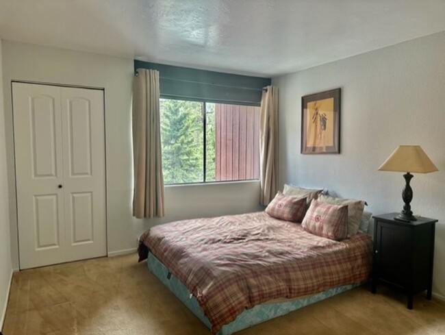 Building Photo - Stunning 2 Bed, 2 Bath Condo at Mammoth Sk...