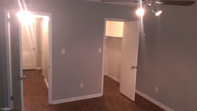 Building Photo - 3632 Clairmont Ave S