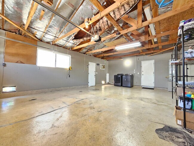 Building Photo - Beautiful home for Rent. Paid Solar, A/C, RV Parking, and Landscaping!