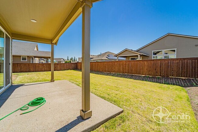 Building Photo - 4837 S 16th Dr