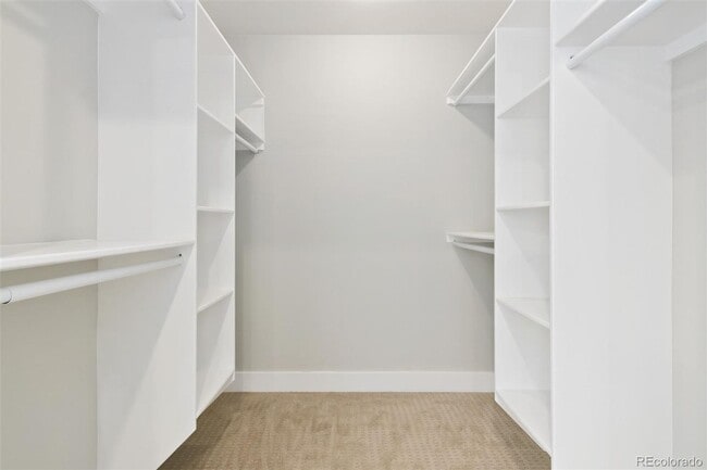 Building Photo - LOCATION LOCATION!!  In the heart of LOHI just blocks to restaurants, boutiques and local waterin...