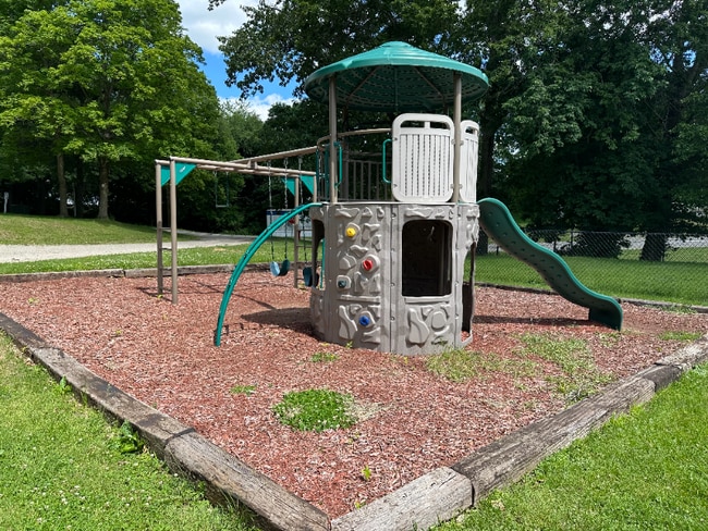 Building Photo - 1100 W Locust St