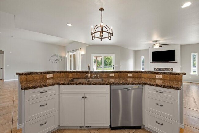 Building Photo - 79103 Canyon Meadows Dr
