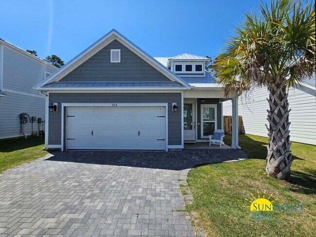 Building Photo - Live the Coastal Dream in Beachwood Estates, Stunning Long-Term Rental Available!