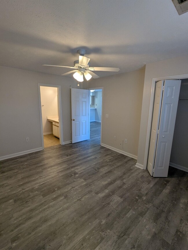 Building Photo - 627 Waterway Village Blvd