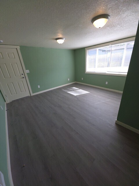 Building Photo - 87675 US-101