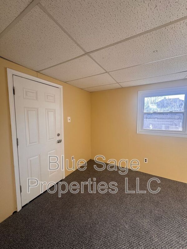 Building Photo - 1024 Broad St