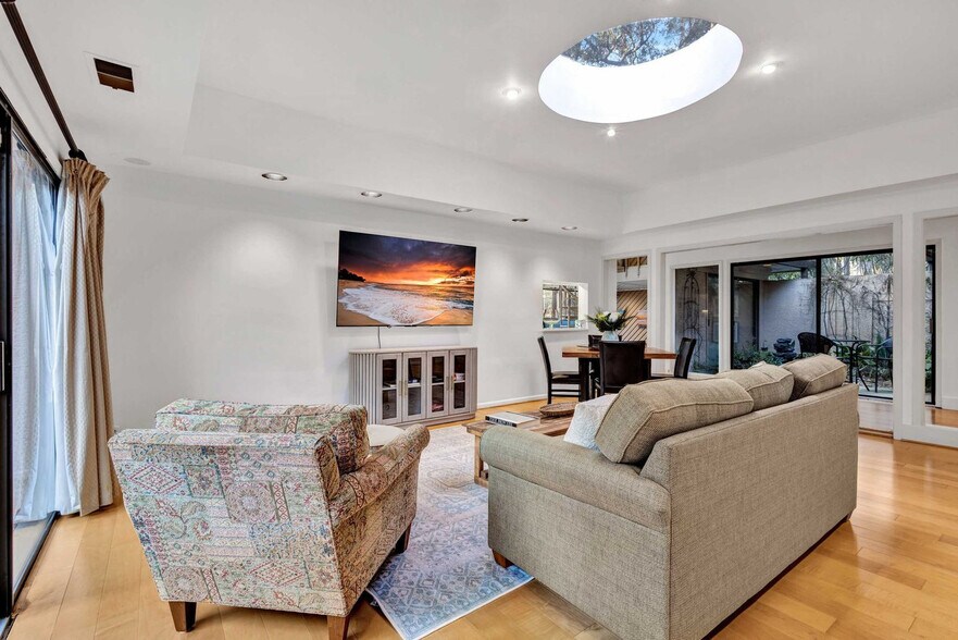 Building Photo - 31 Stoney Creek Rd