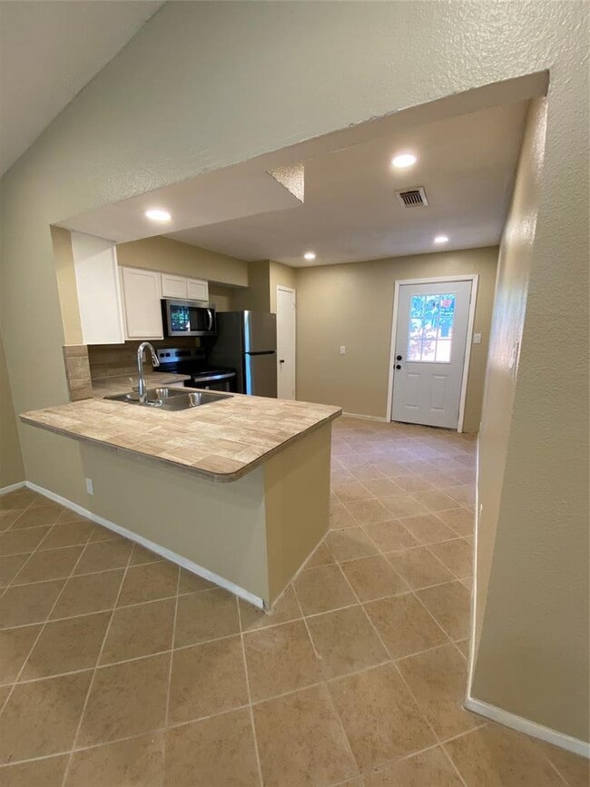 Building Photo - 10307 Burmaster Ln