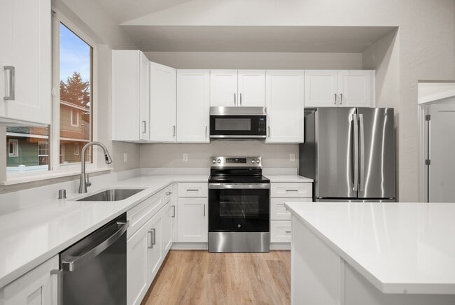 Building Photo - 3BR / 2BA New Construction Low Maintenance Single Family Home