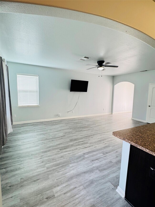 Building Photo - 2050 Wilde Elm