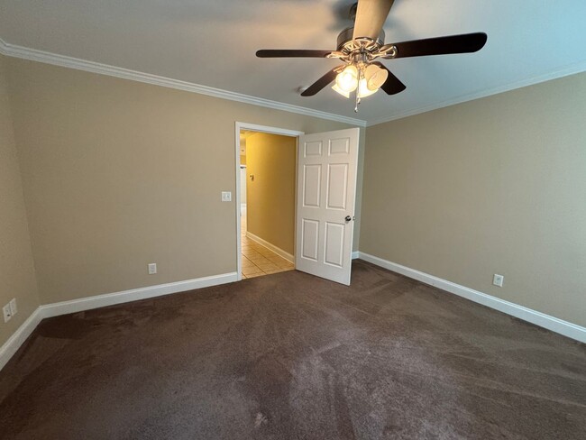 Building Photo - Available to Show