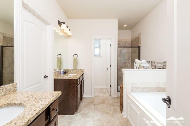 Building Photo - Stunning home in Hamptons Subdivision w/an office! Near Stonebridge Meadows GC!