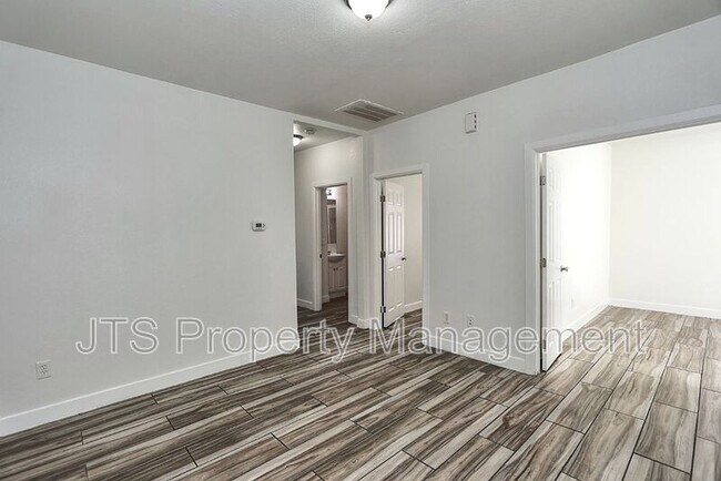 Building Photo - 1119-200 24th St