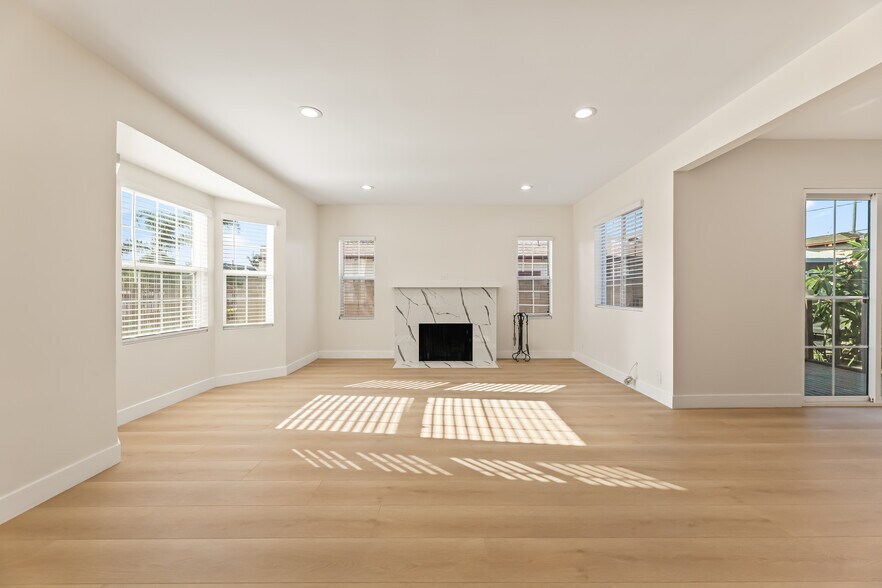 Building Photo - 9716 Felton Ave