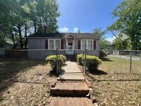 Building Photo - MOVE IN READY!