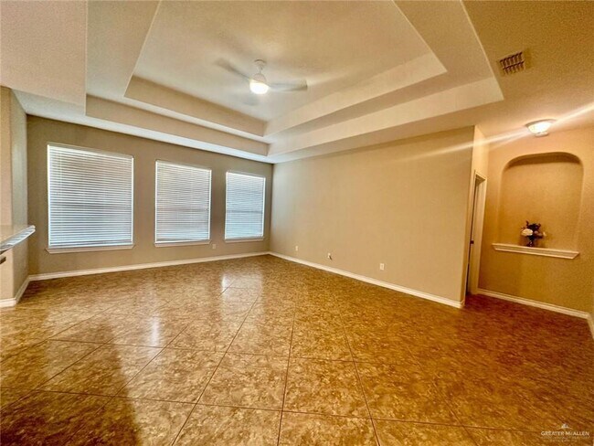 Building Photo - 29 Santa Maria St