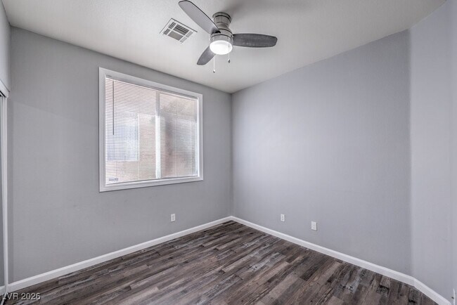 Building Photo - 9758 Vista Crest Ave