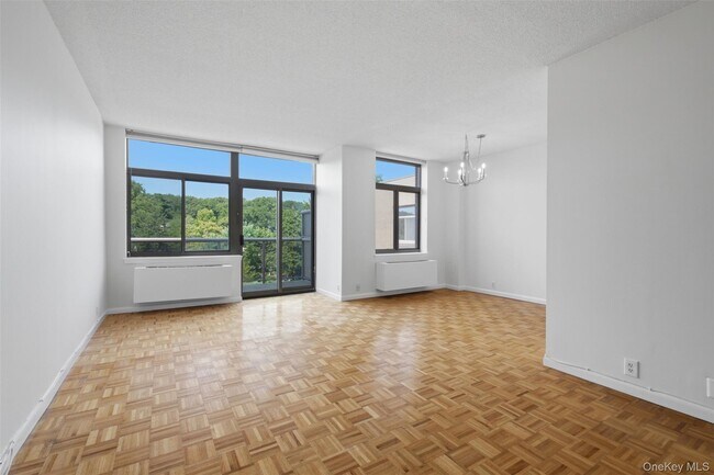 Building Photo - 35 N Chatsworth Ave