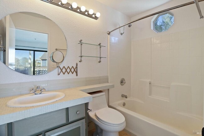 Building Photo - 219 Sea Crest Cir