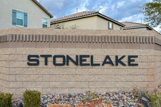 Building Photo - Green Valley!! Gated!! 4 Bedrooms!! Bed & Bath Downstairs!!  TANKLESS WATER HEATER!!! Covered pat...