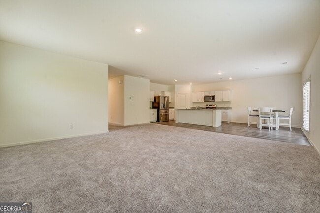 Building Photo - 7061 Rochford Dr